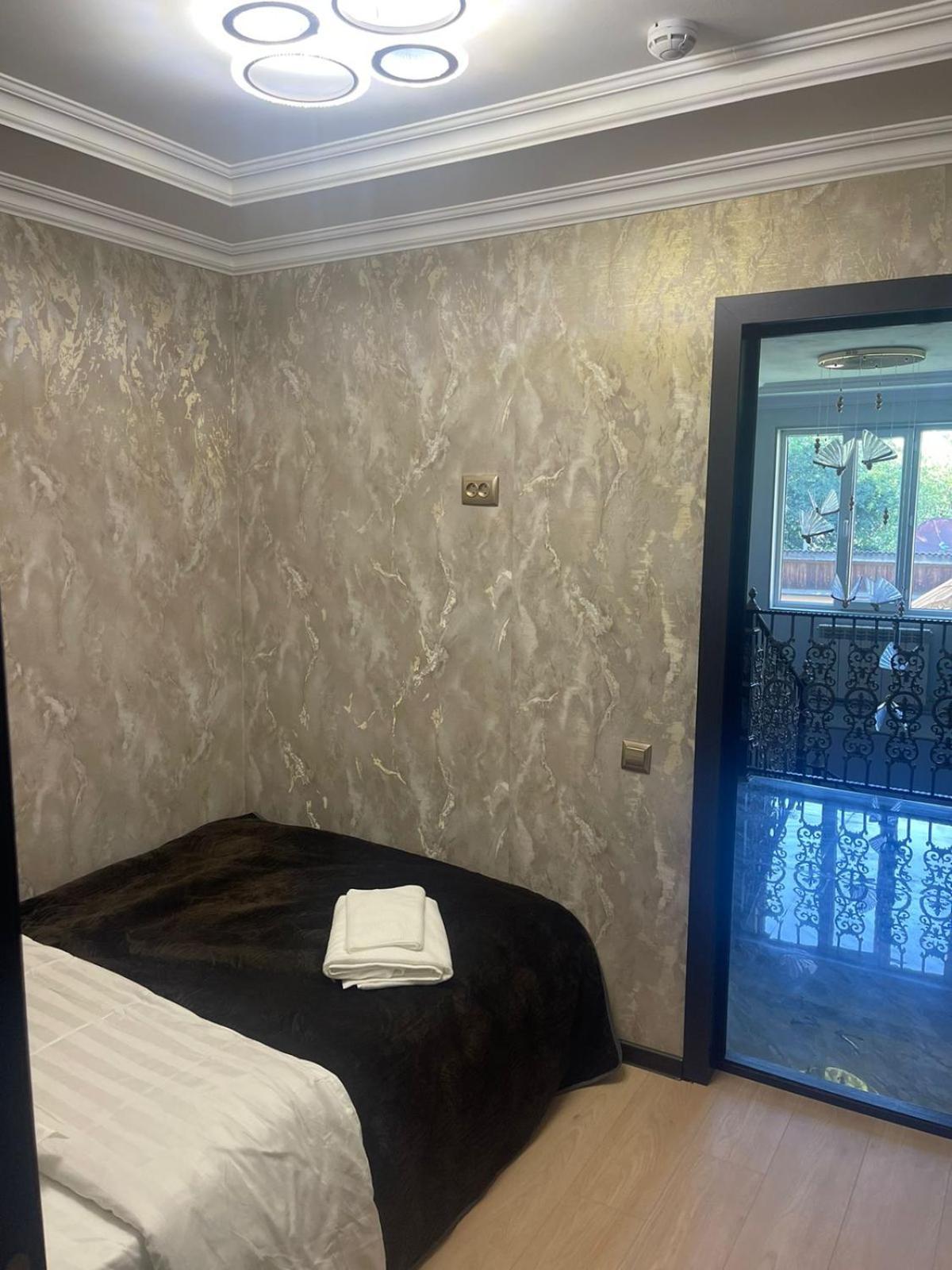Hotel Lion Ałma Ata Zewnętrze zdjęcie