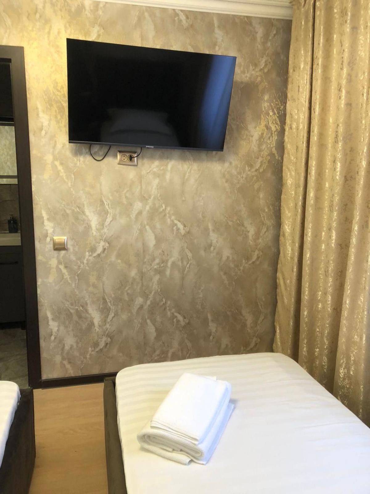 Hotel Lion Ałma Ata Zewnętrze zdjęcie